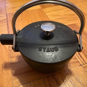 STAUB le theiere matte black tea kettle used